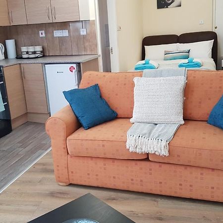 Appartamento Tuii Appart, Cleveleys Road Holbeck Leeds  Esterno foto