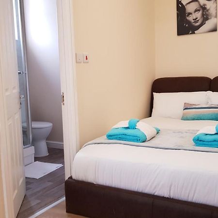 Appartamento Tuii Appart, Cleveleys Road Holbeck Leeds  Esterno foto