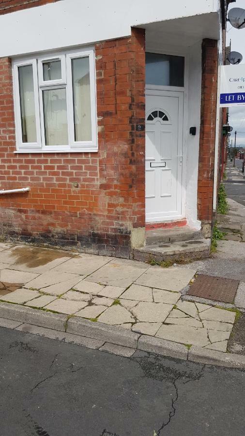 Appartamento Tuii Appart, Cleveleys Road Holbeck Leeds  Esterno foto
